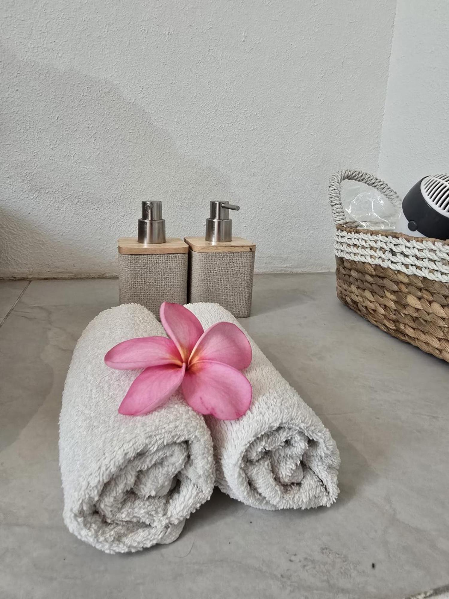Little Elephant Cottage Gili Trawangan Exterior foto